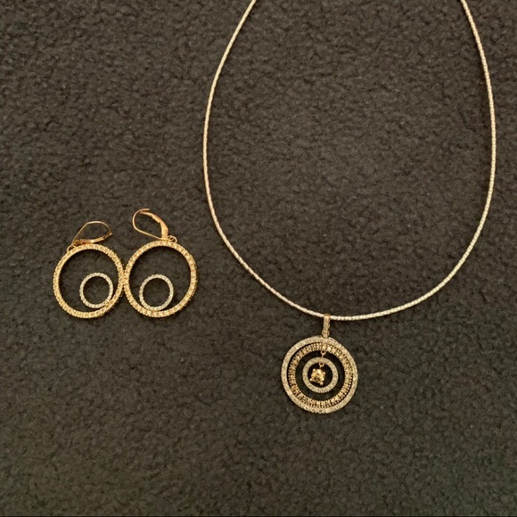 🌸14K White and Yellow Gold Eternity Earrings🤩 - Picture 5 of 5